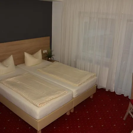 Vulkanstueble فندق 2*