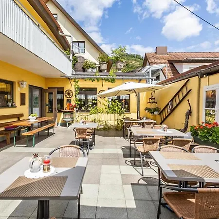 فندق Vulkanstueble 2*